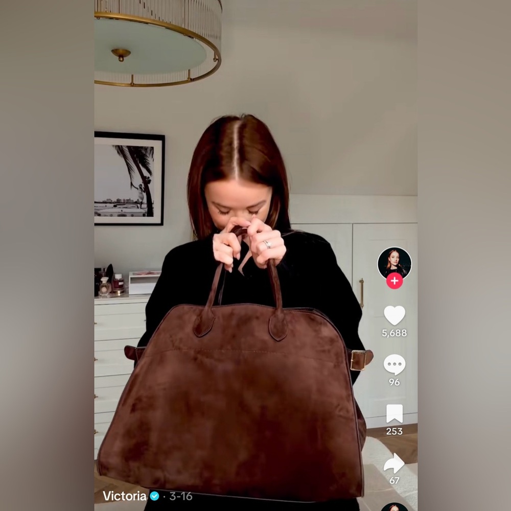 ❌SOLD❌ THE ROW SOFT MARGAUX 15 BAG IN MOCHA SUEDE - Picture 2 of 16